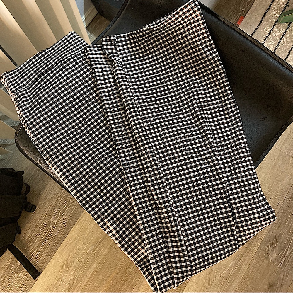 🖤✔️ black & white forever 21 cropped pants ✔️🖤